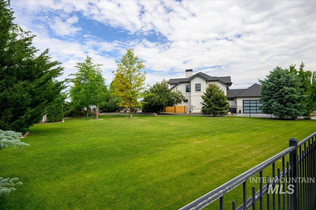 12409 N Upper Ridge Pl.