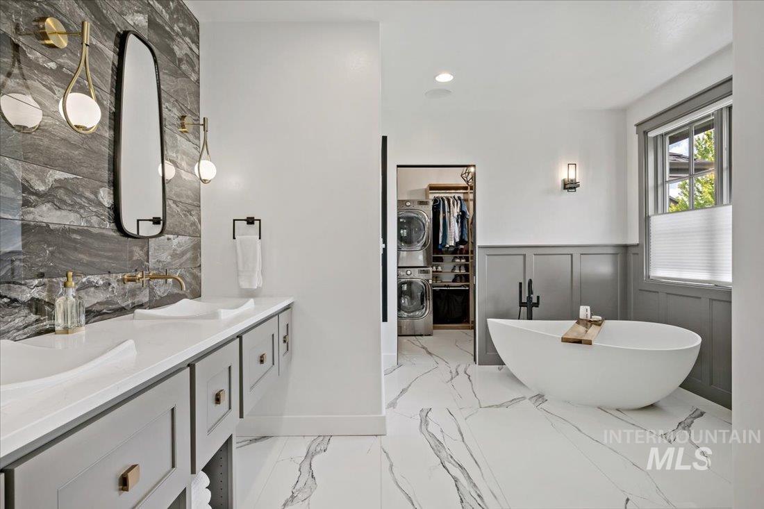 12409 N Upper Ridge Pl.