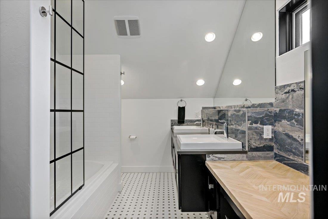 12409 N Upper Ridge Pl.