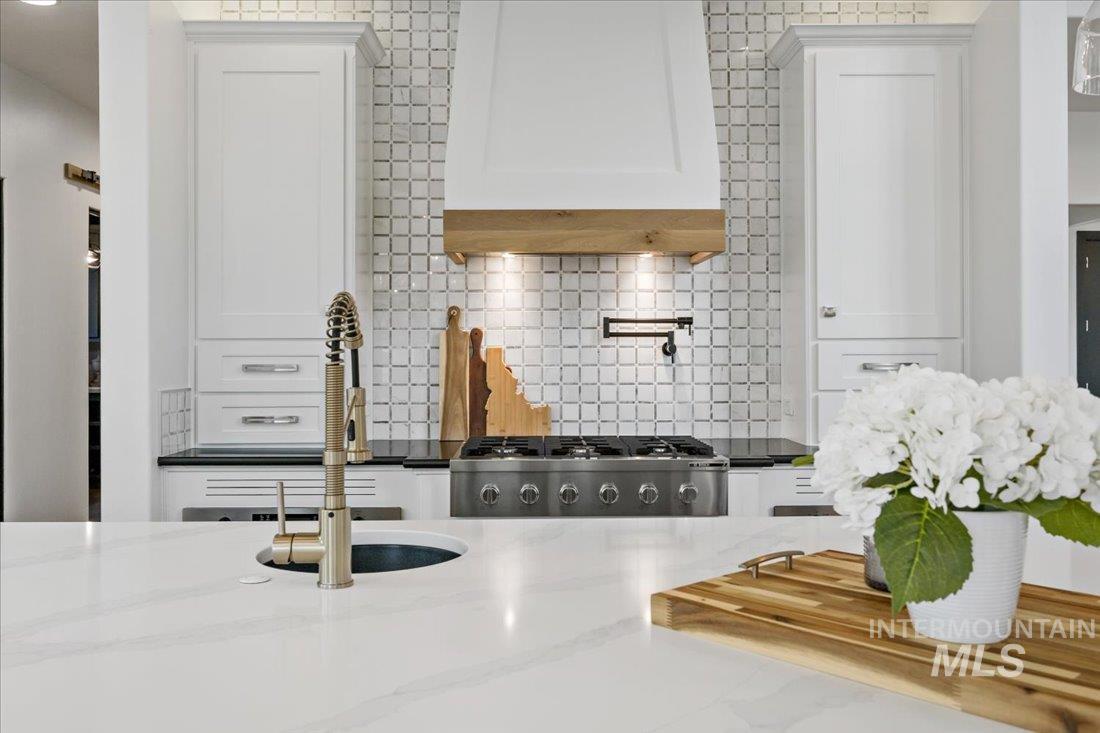 12409 N Upper Ridge Pl.