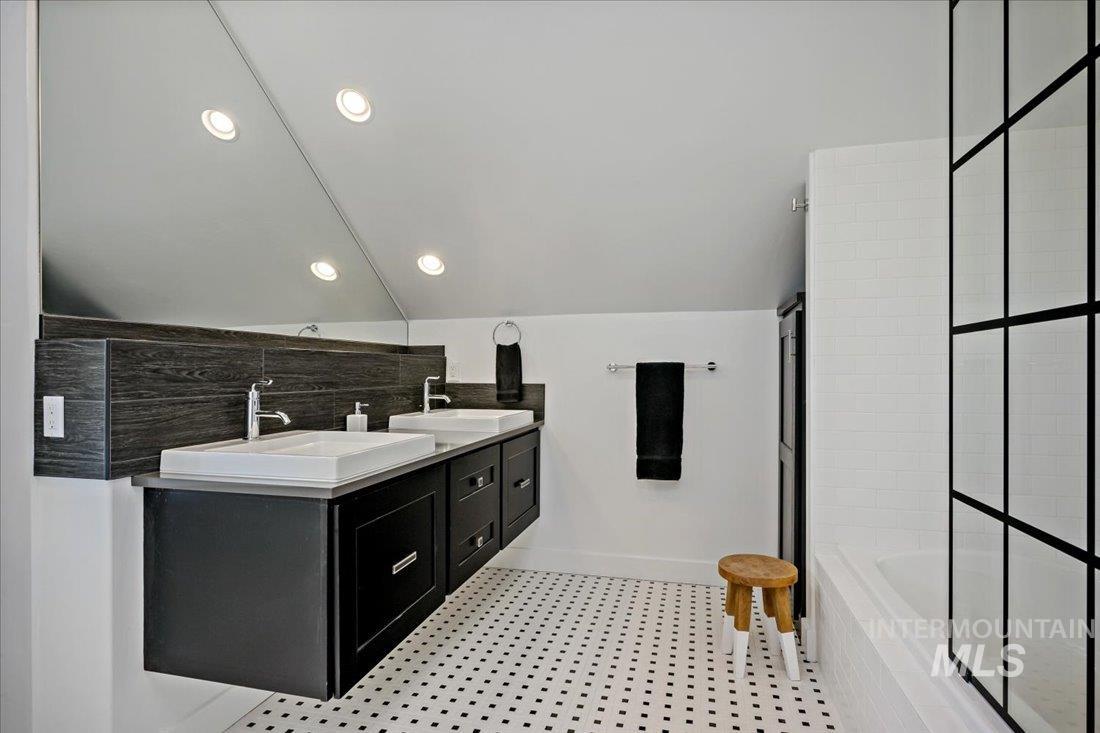 12409 N Upper Ridge Pl.