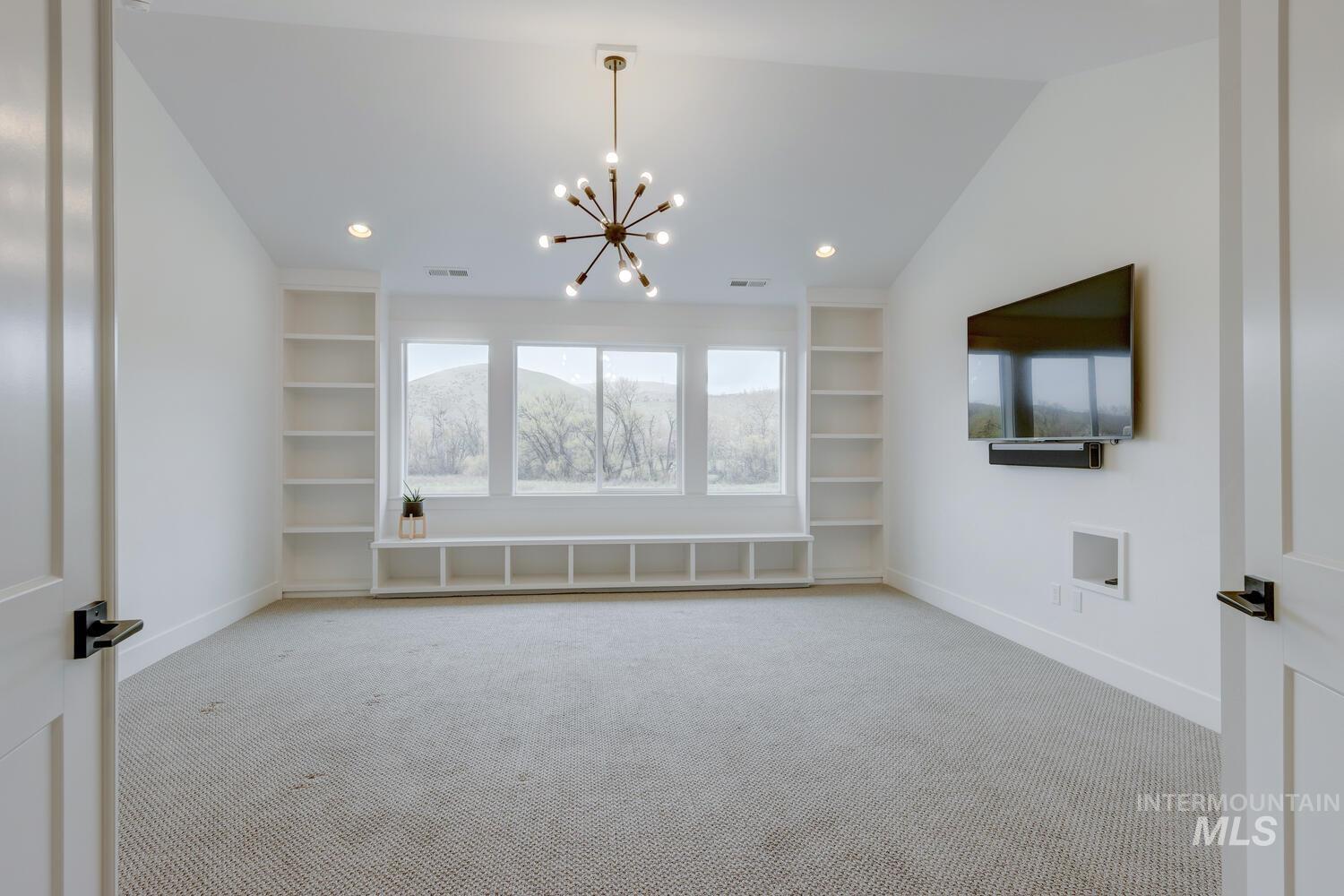 3870 W Farm View Dr