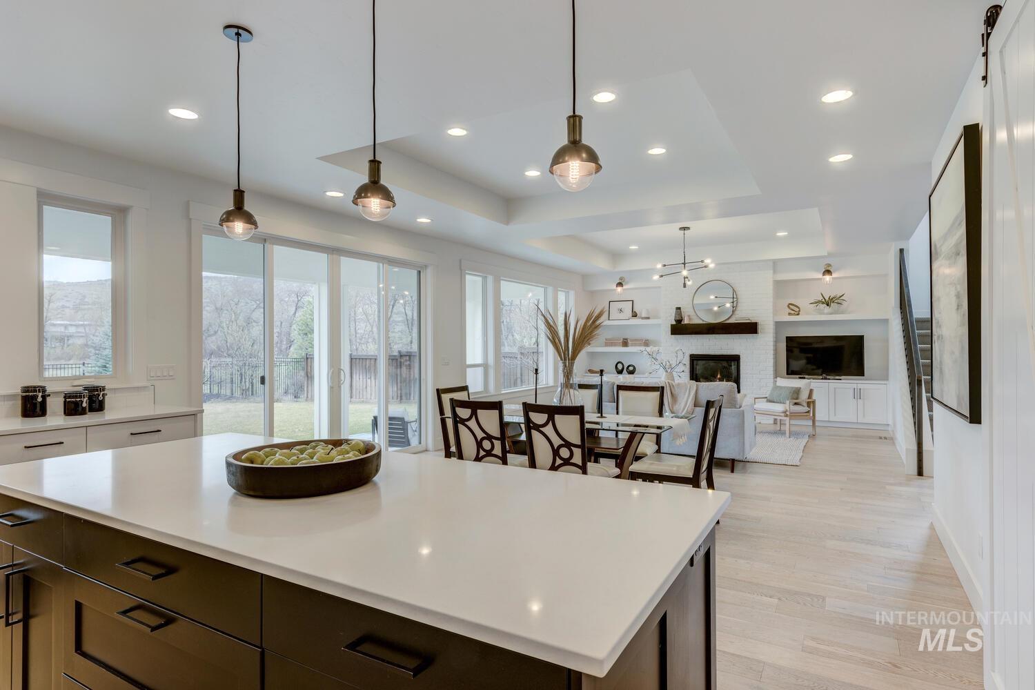 3870 W Farm View Dr
