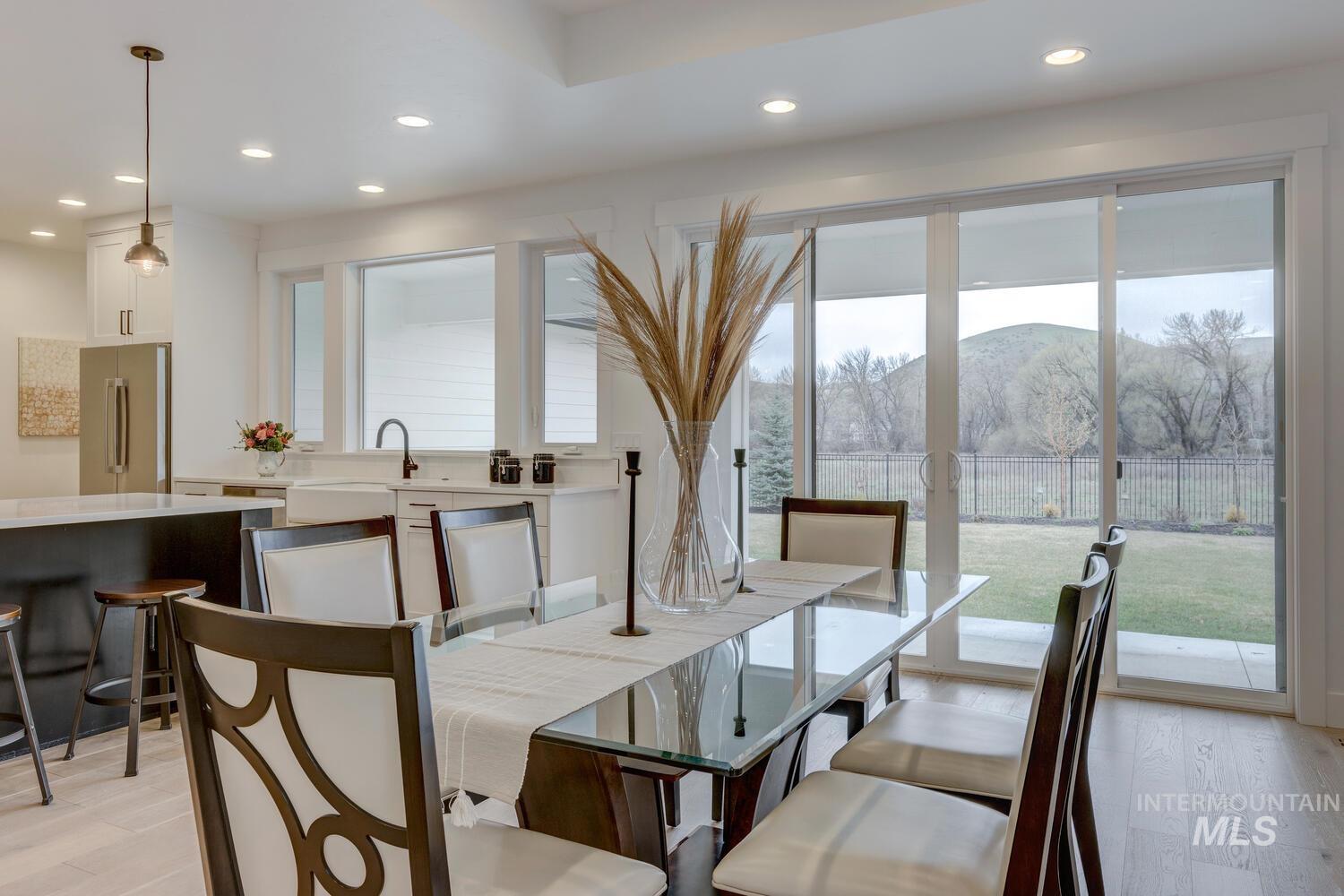 3870 W Farm View Dr