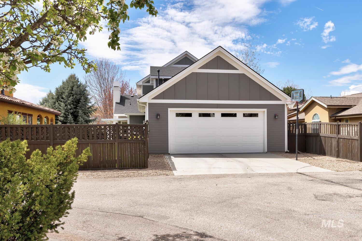 4098 W Hidden Springs