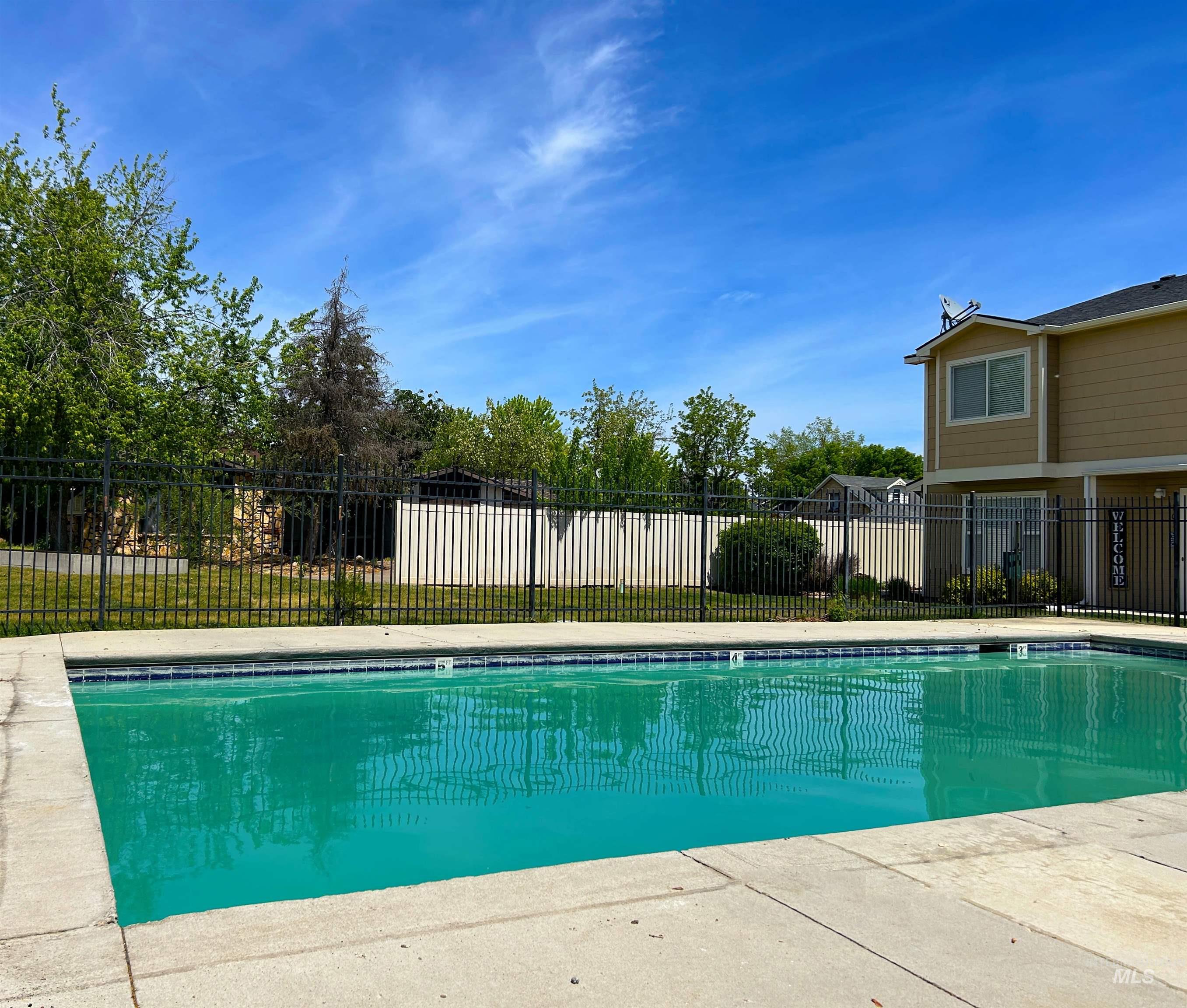 11045 W Garverdale Ln # 101