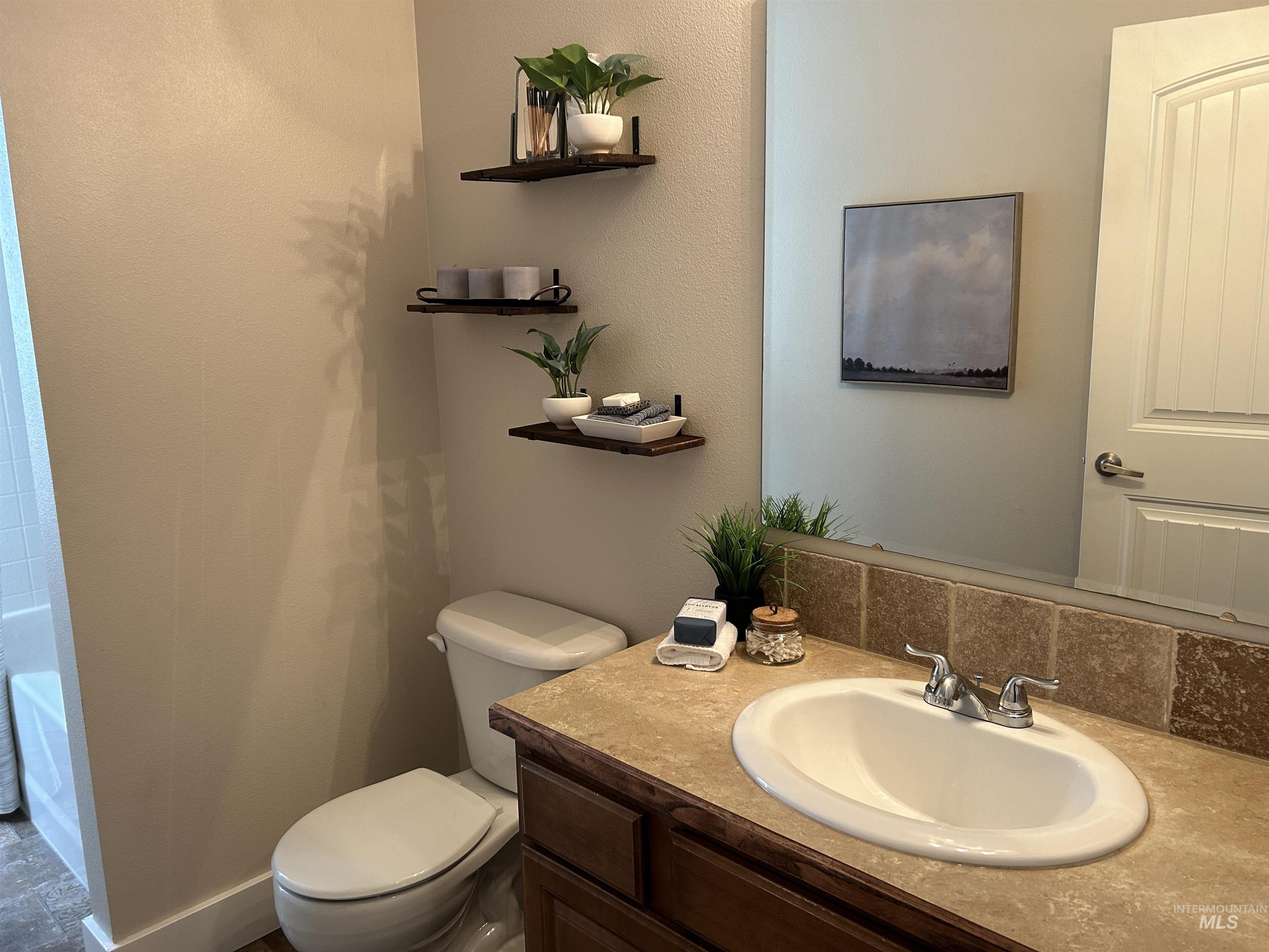 11045 W Garverdale Ln # 101