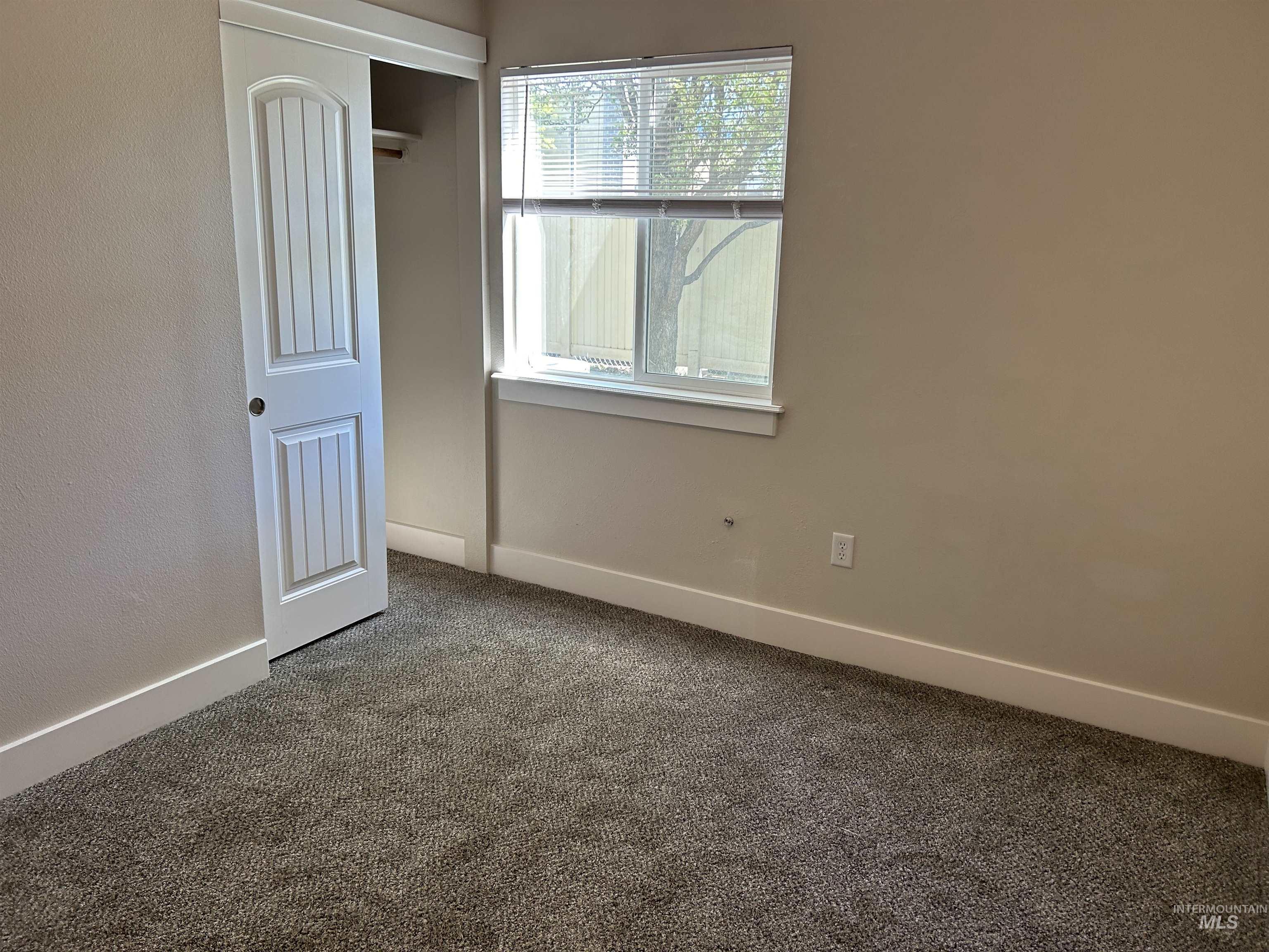 11045 W Garverdale Ln # 101