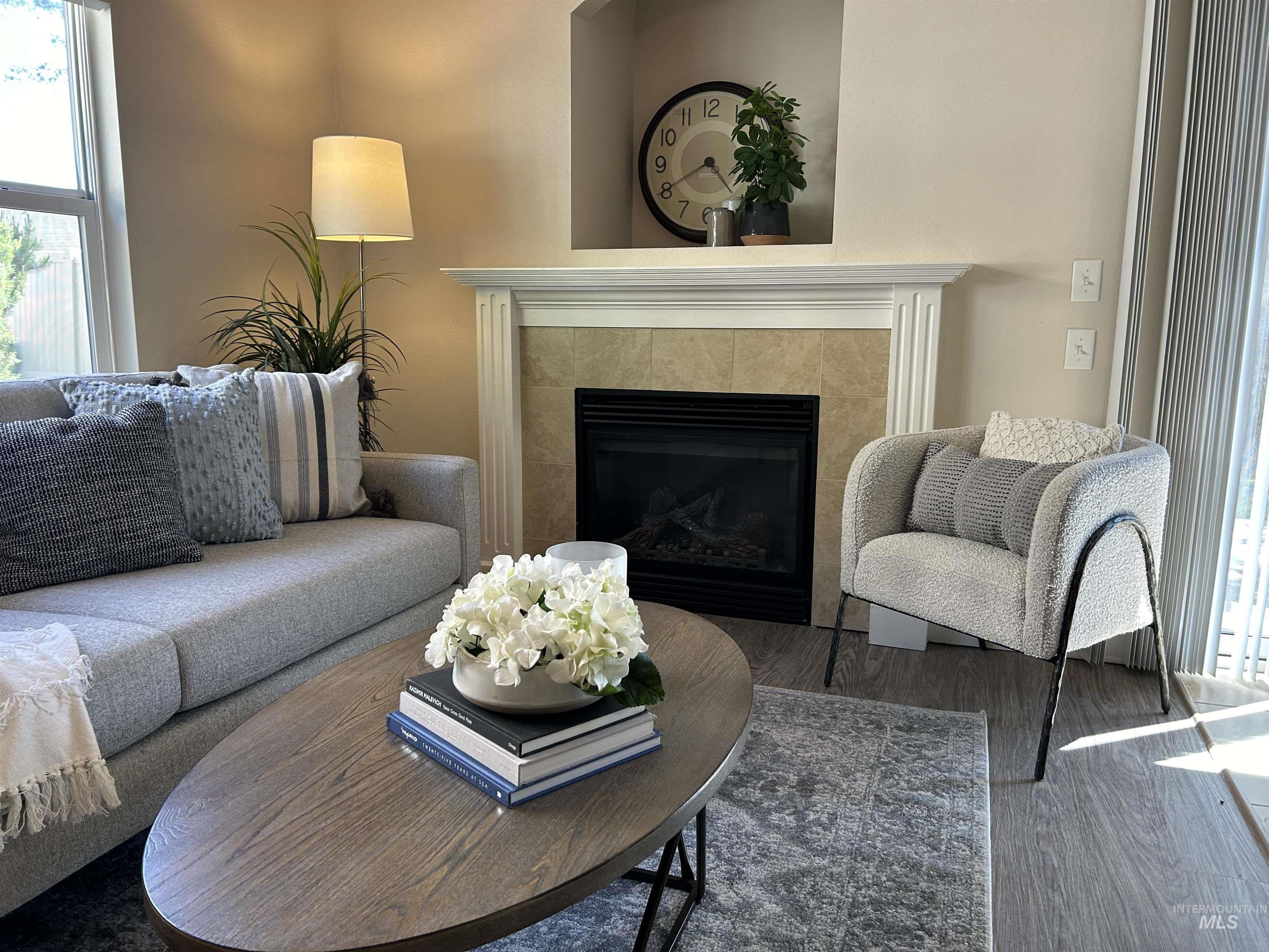 11045 W Garverdale Ln # 101