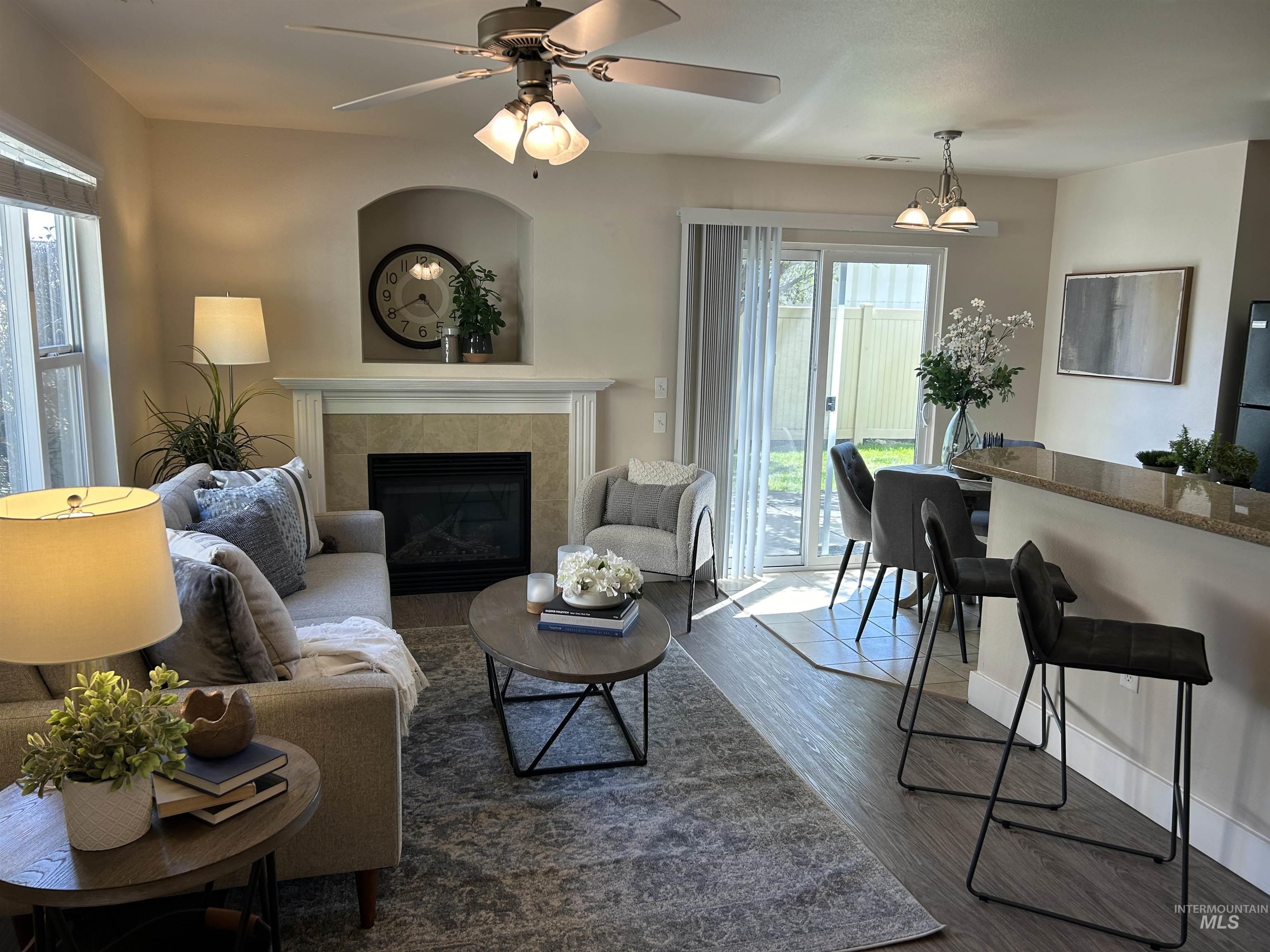 11045 W Garverdale Ln # 101