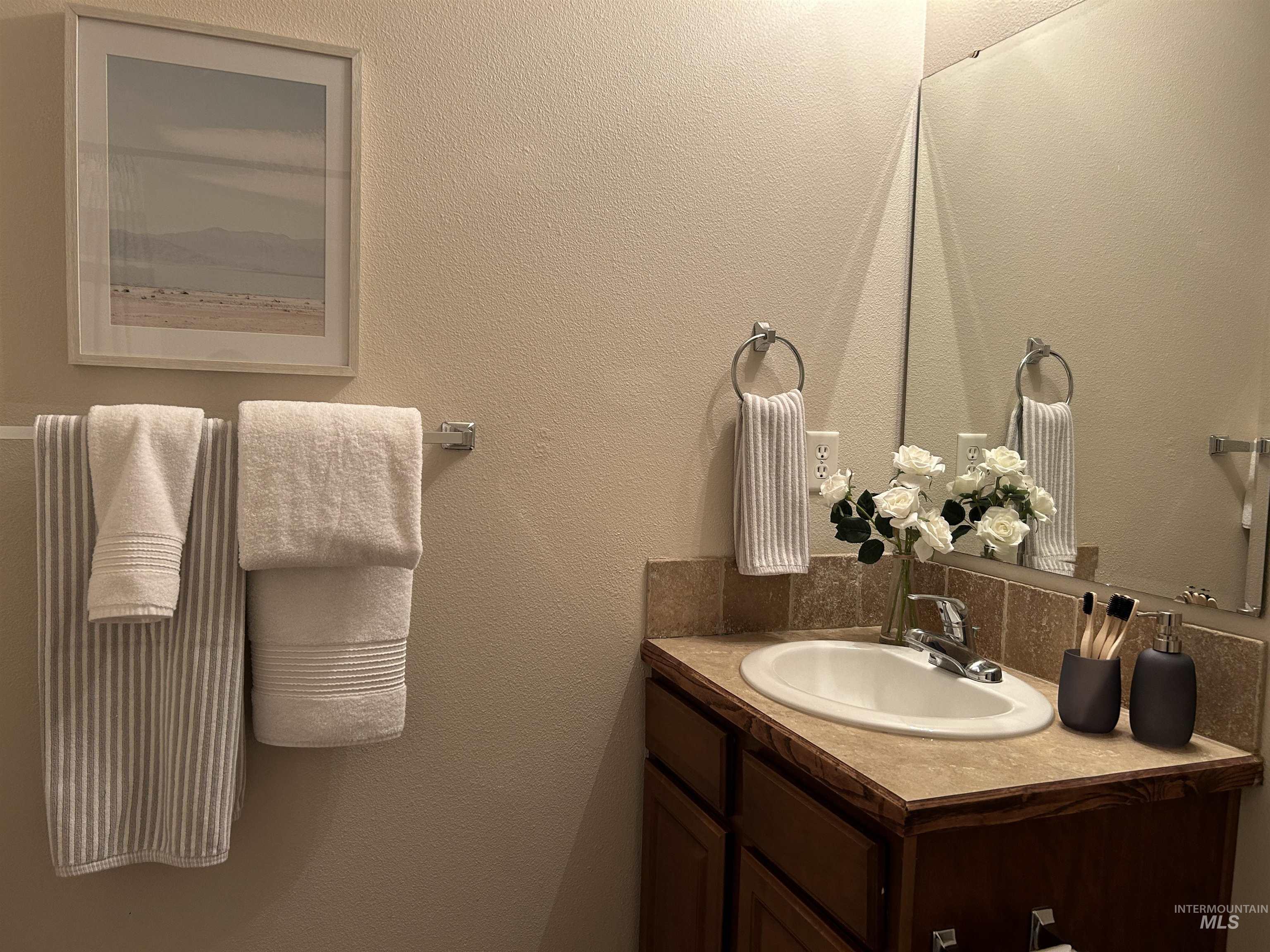 11045 W Garverdale Ln # 101