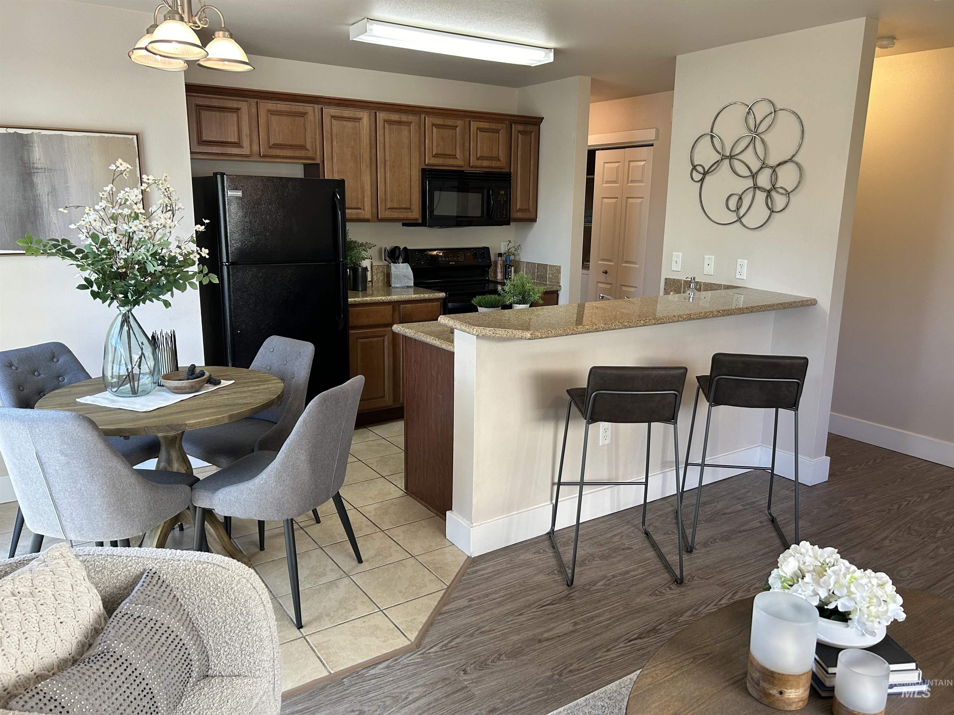 11045 W Garverdale Ln # 101