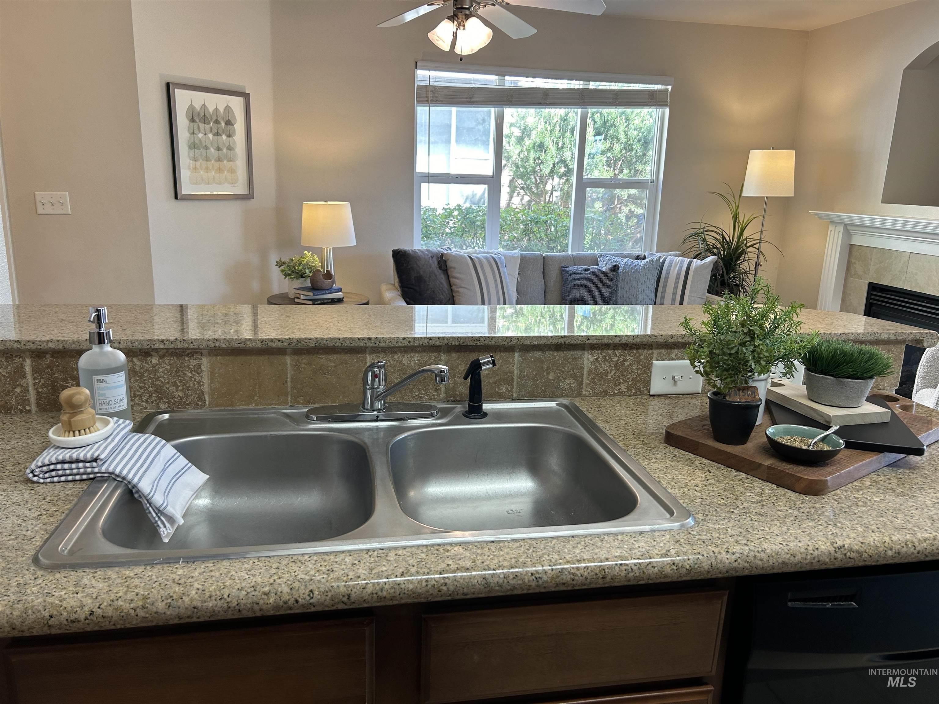 11045 W Garverdale Ln # 101