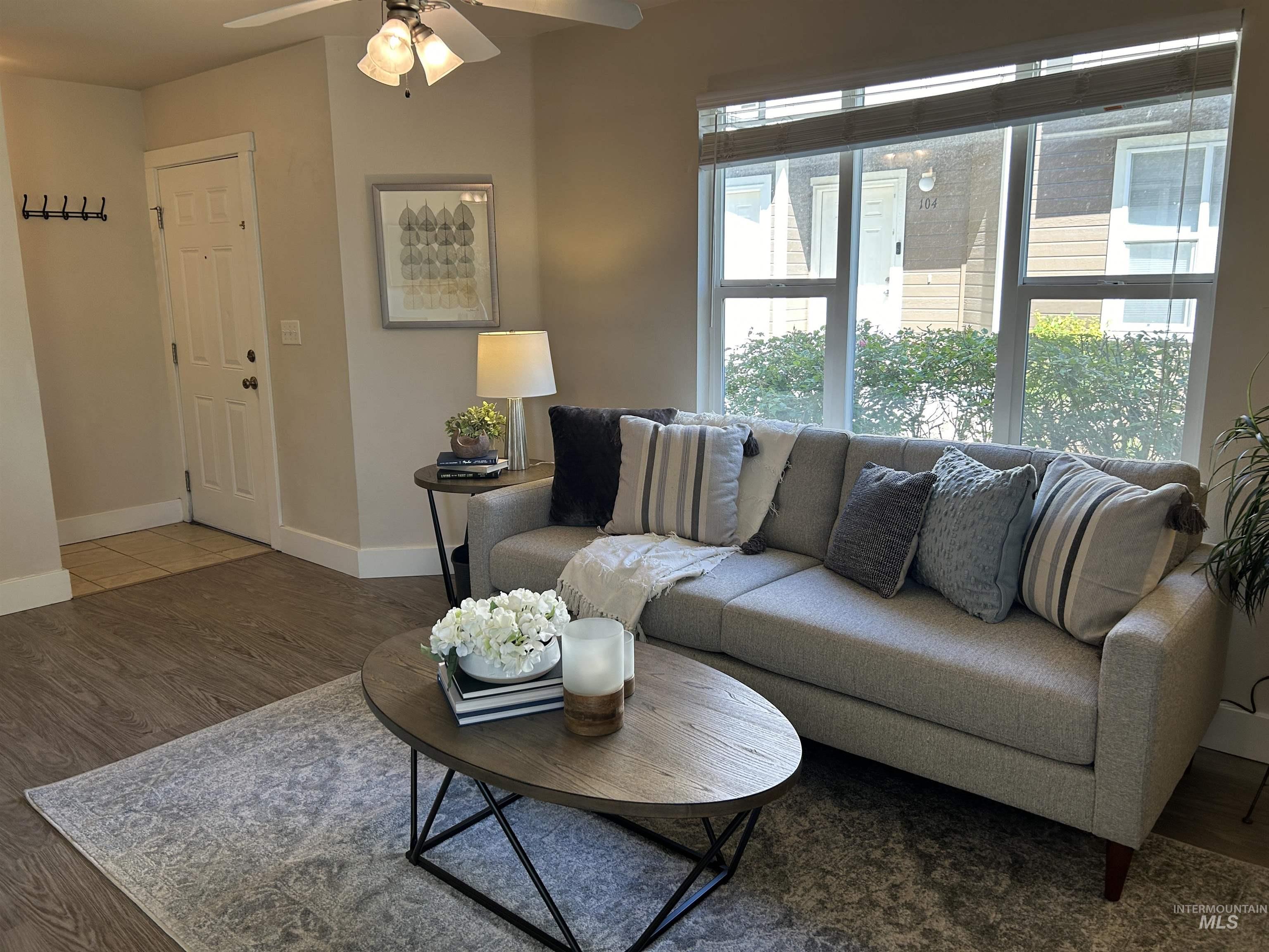 11045 W Garverdale Ln # 101