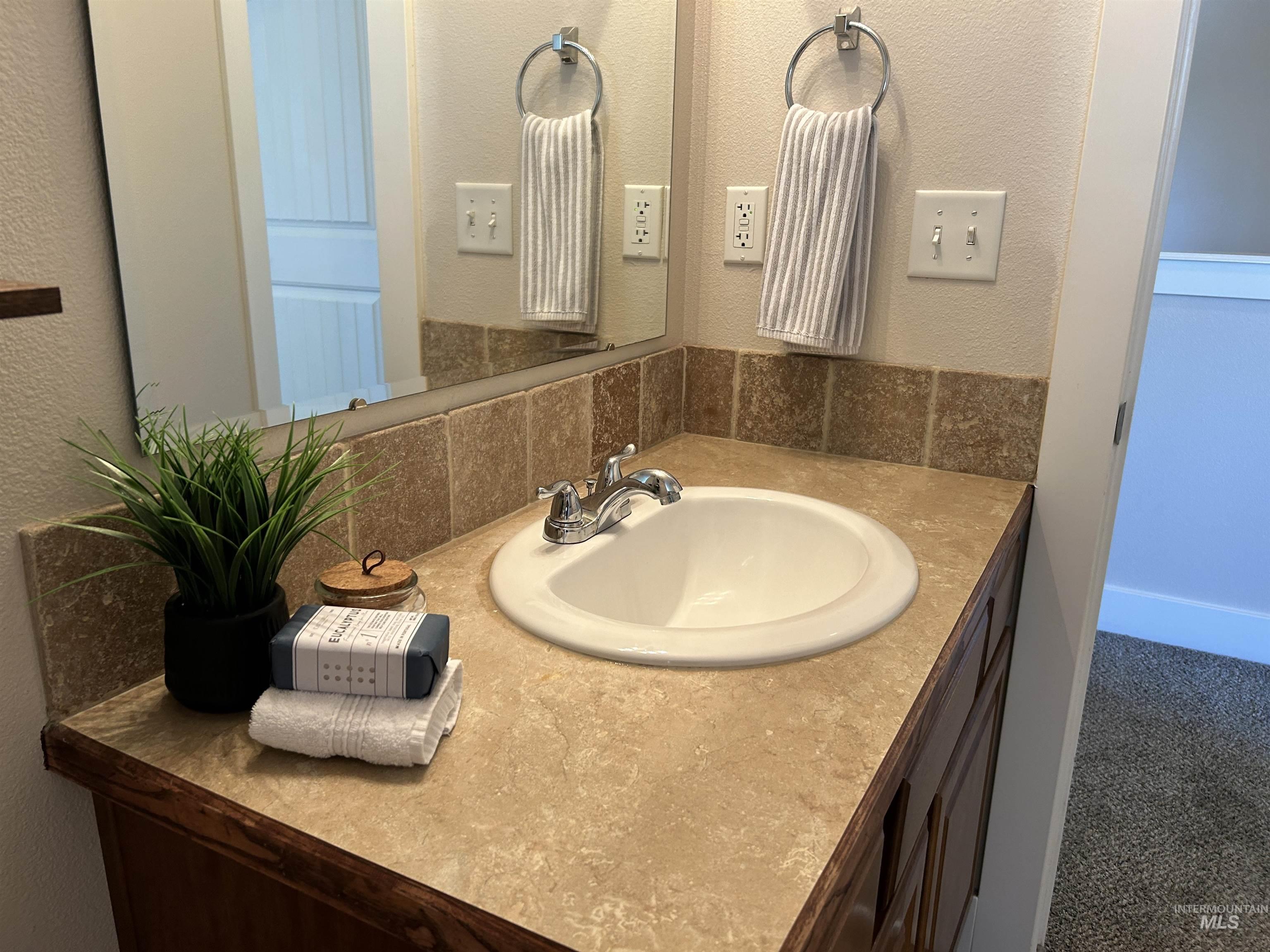 11045 W Garverdale Ln # 101