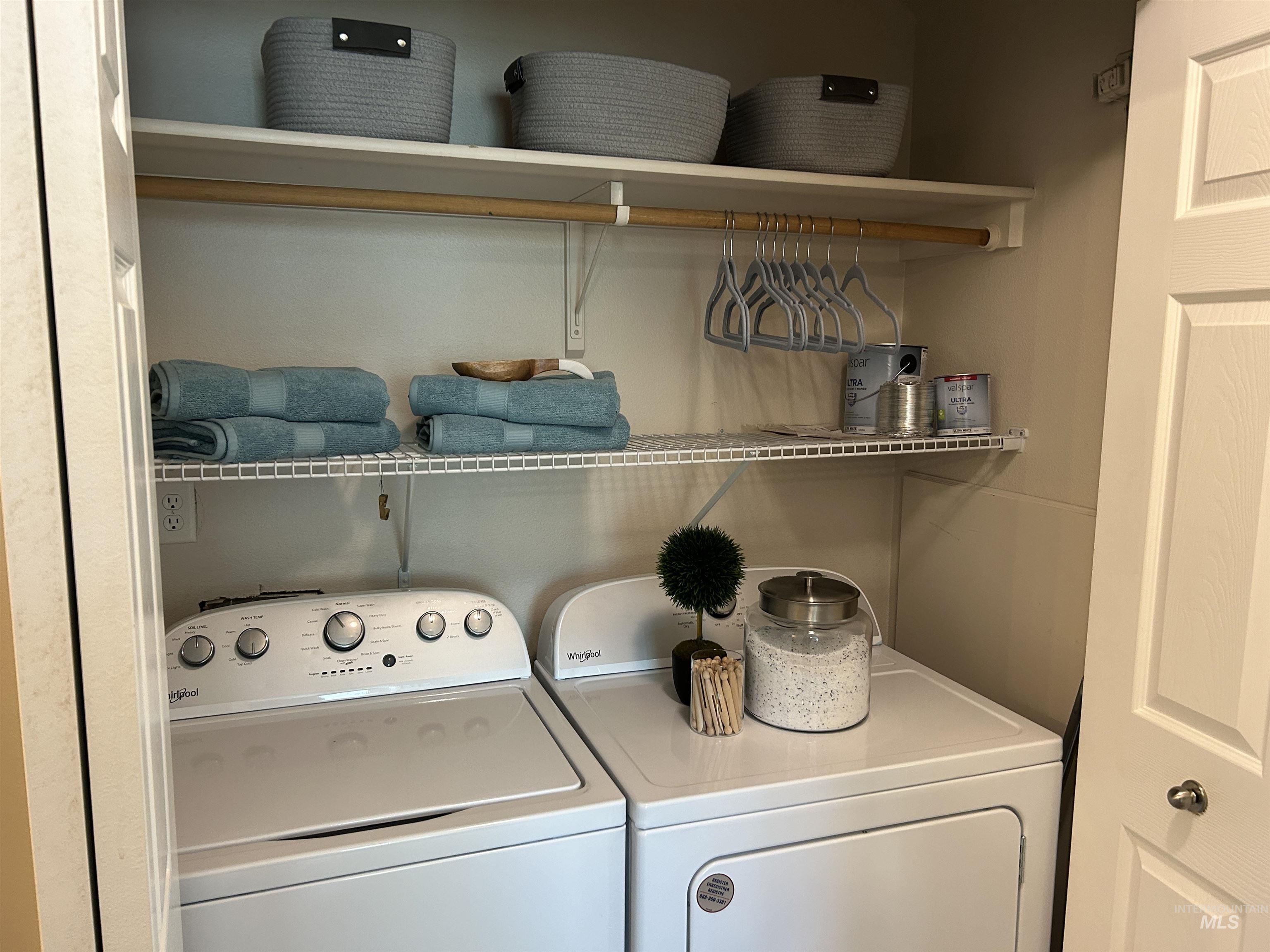 11045 W Garverdale Ln # 101