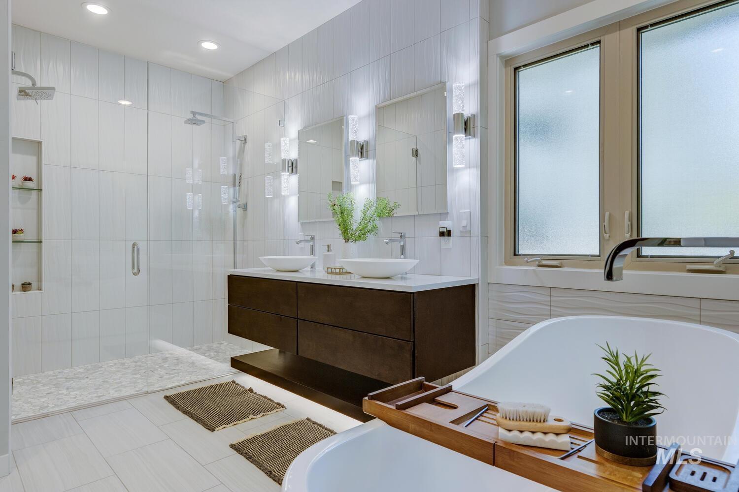 13122 N Lookout Circle