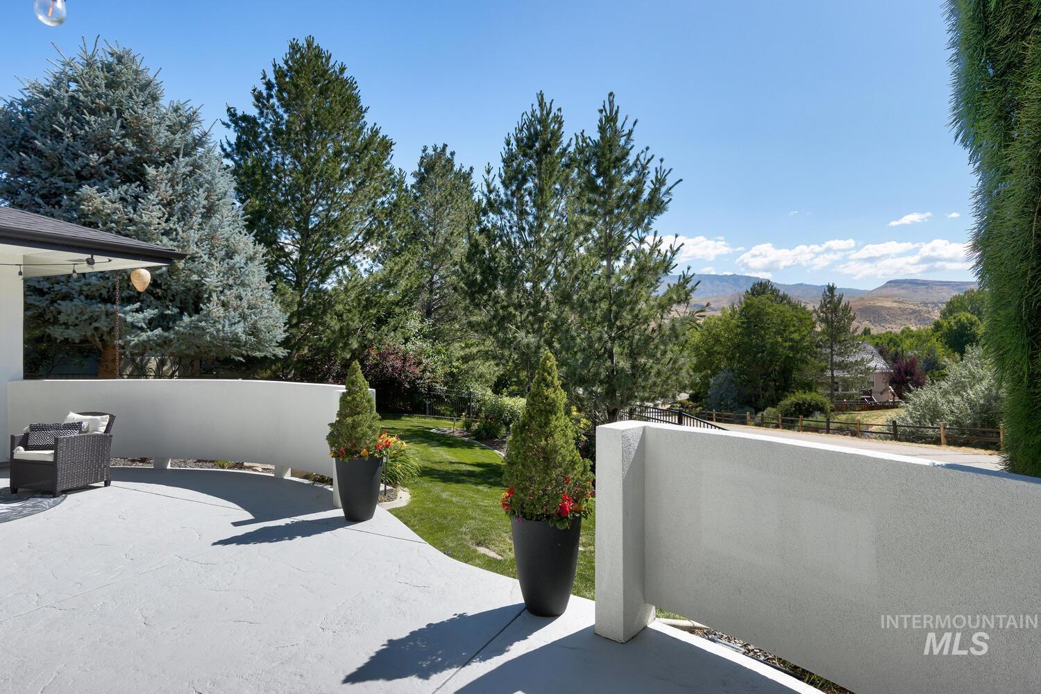 13122 N Lookout Circle