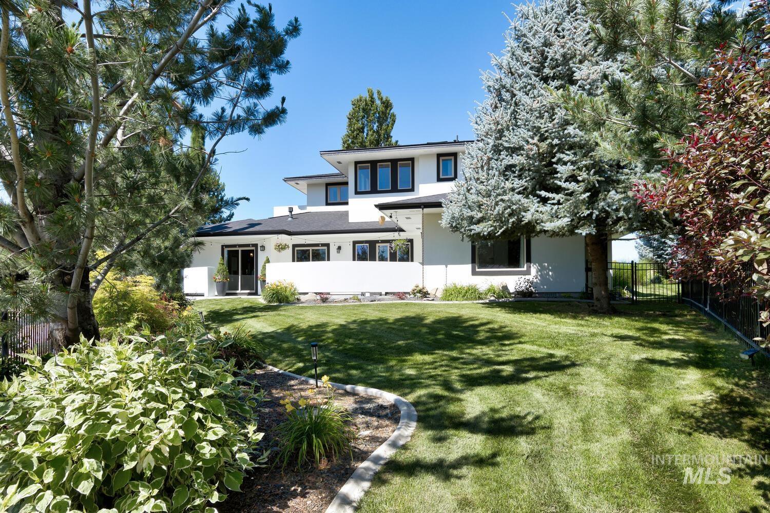 13122 N Lookout Circle