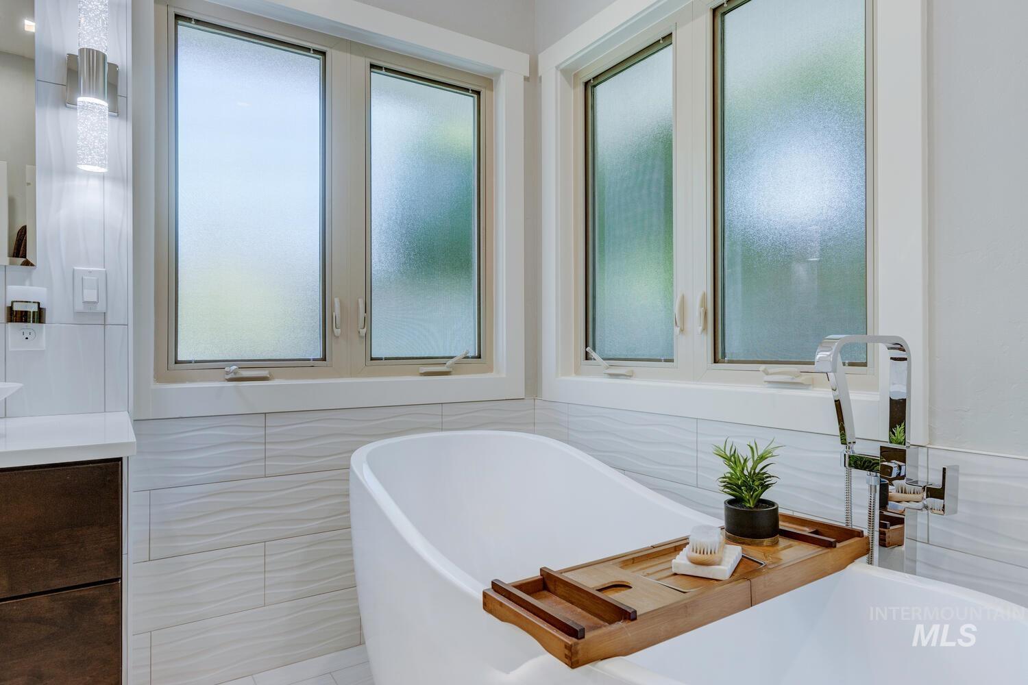 13122 N Lookout Circle