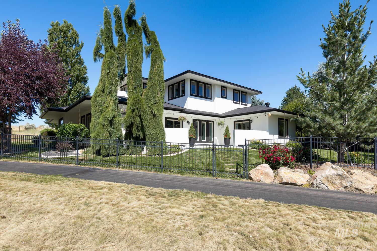 13122 N Lookout Circle