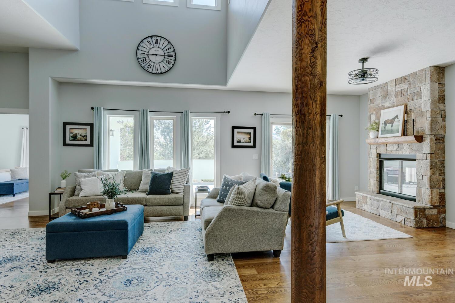 13122 N Lookout Circle