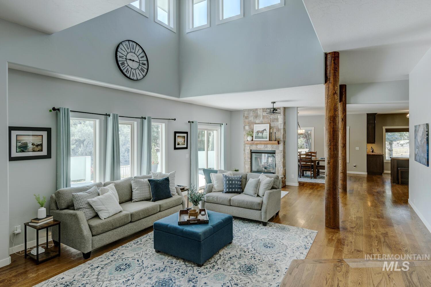 13122 N Lookout Circle