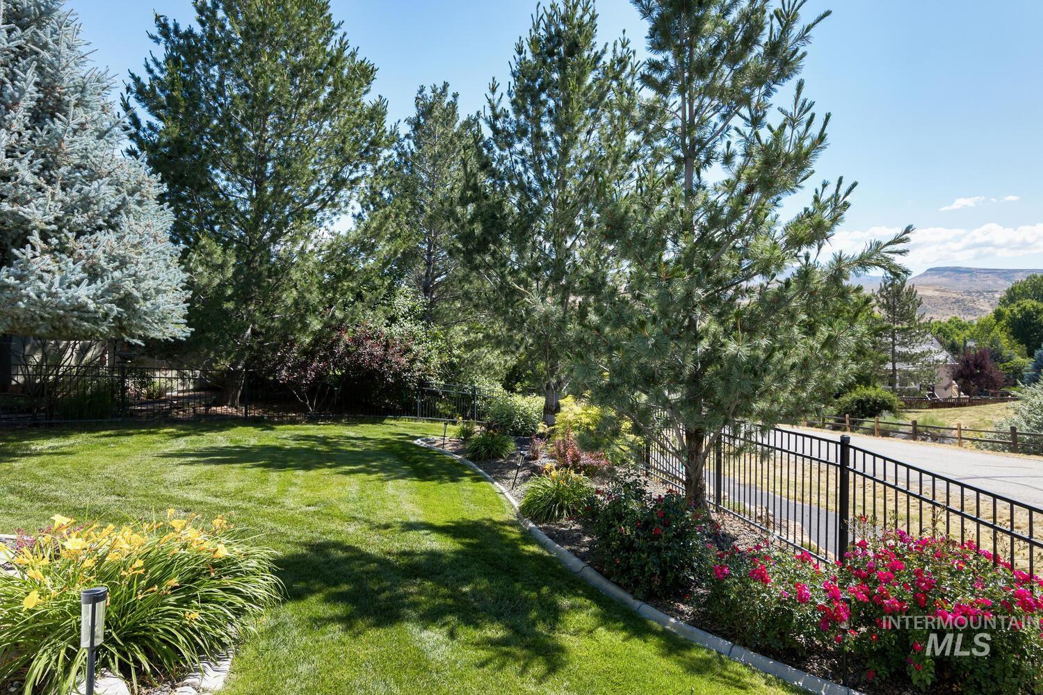 13122 N Lookout Circle