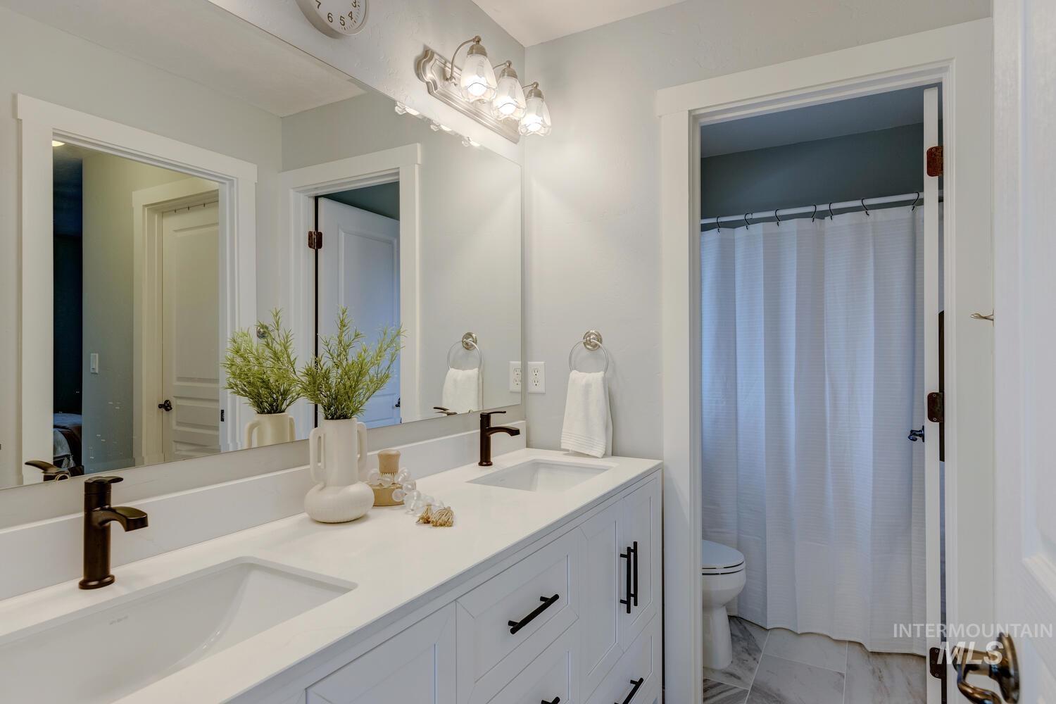 13122 N Lookout Circle