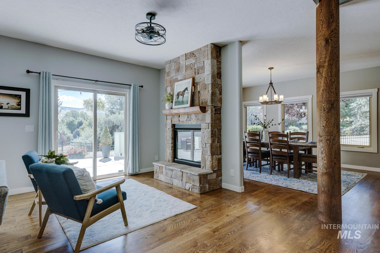 13122 N Lookout Circle