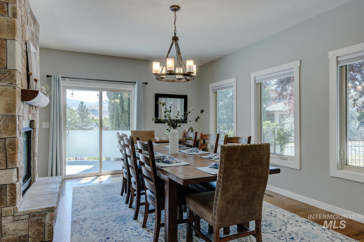 13122 N Lookout Circle