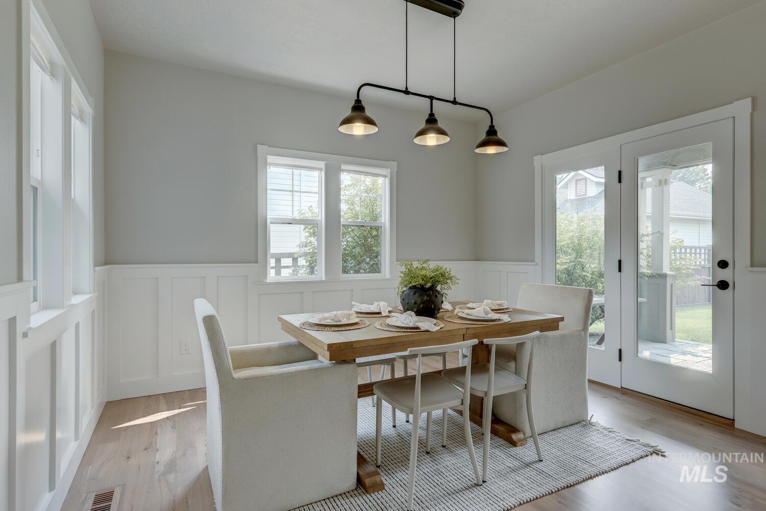 5745 W Farm Market Rd