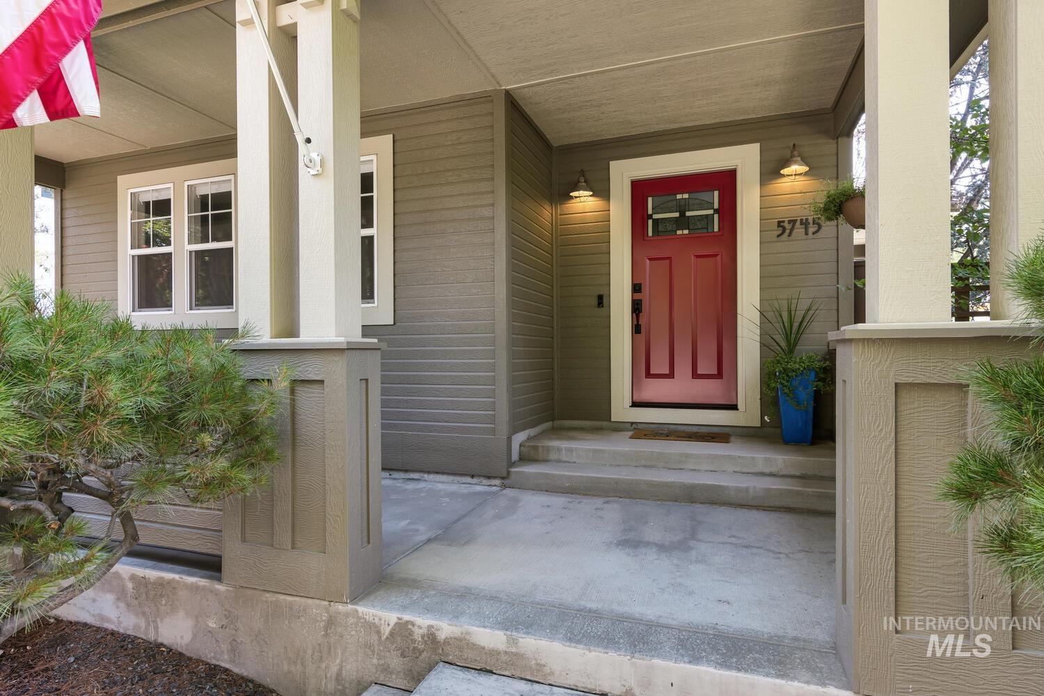 5745 W Farm Market Rd