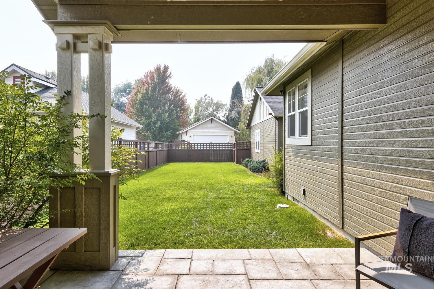 5745 W Farm Market Rd