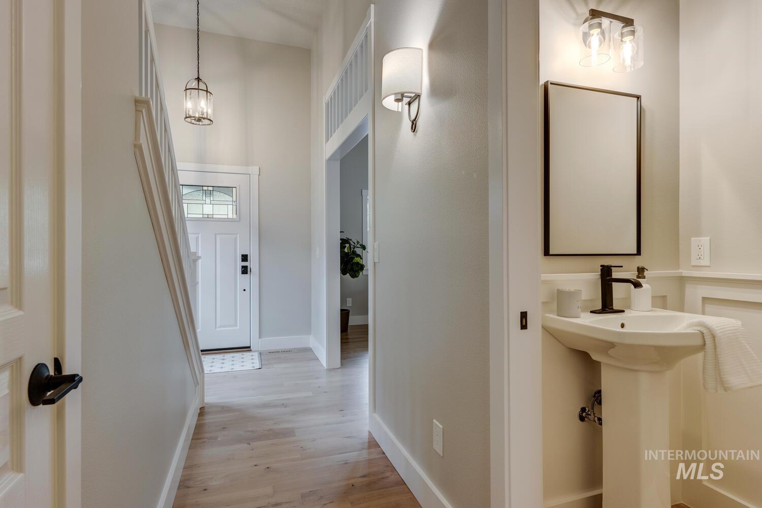 5745 W Farm Market Rd