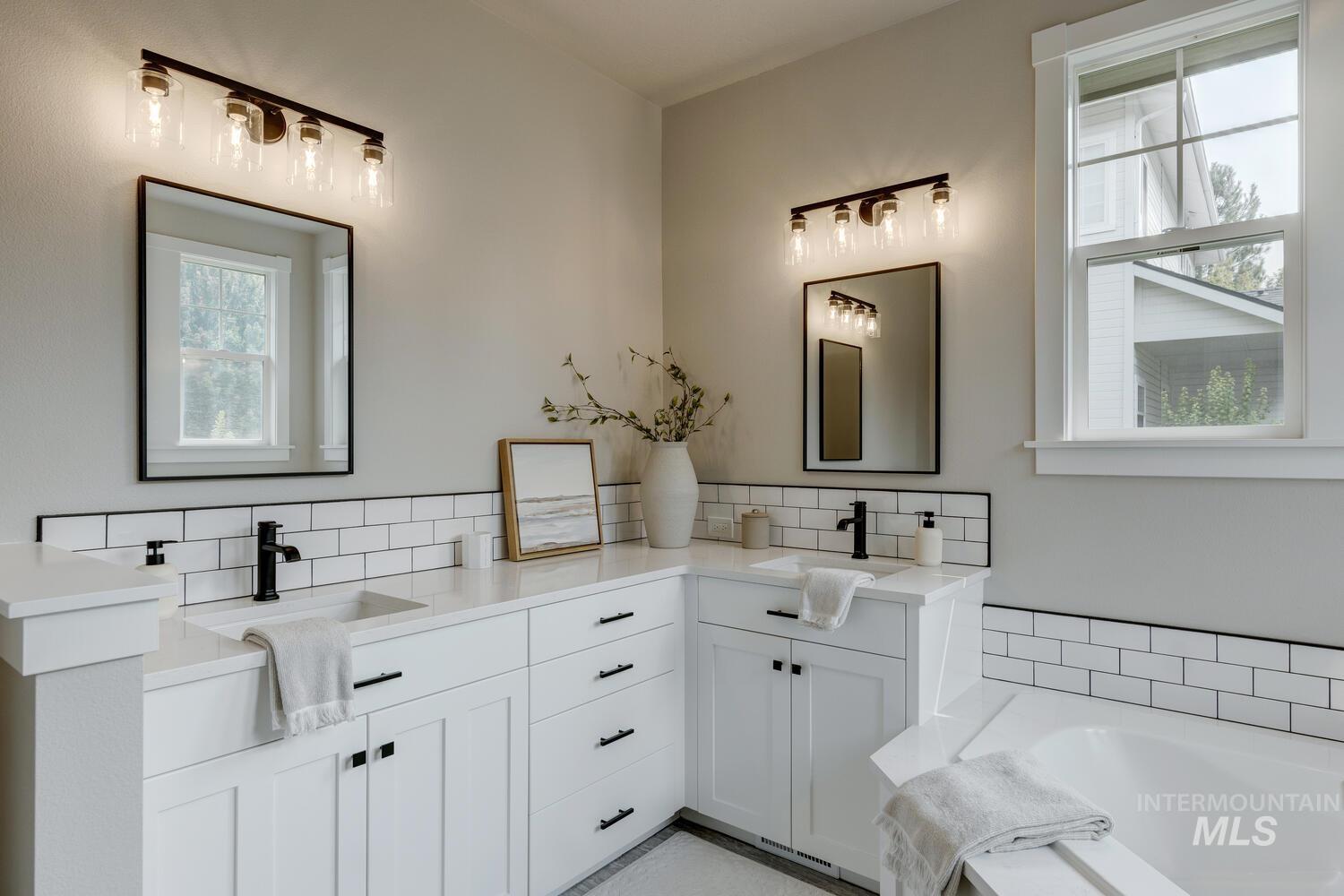 5745 W Farm Market Rd