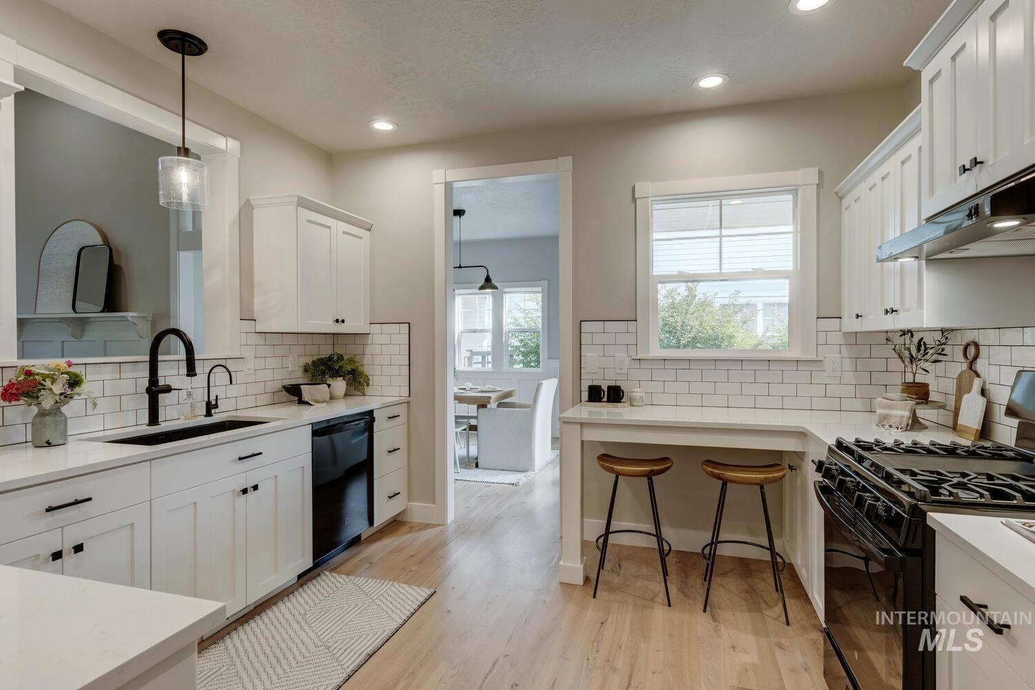 5745 W Farm Market Rd