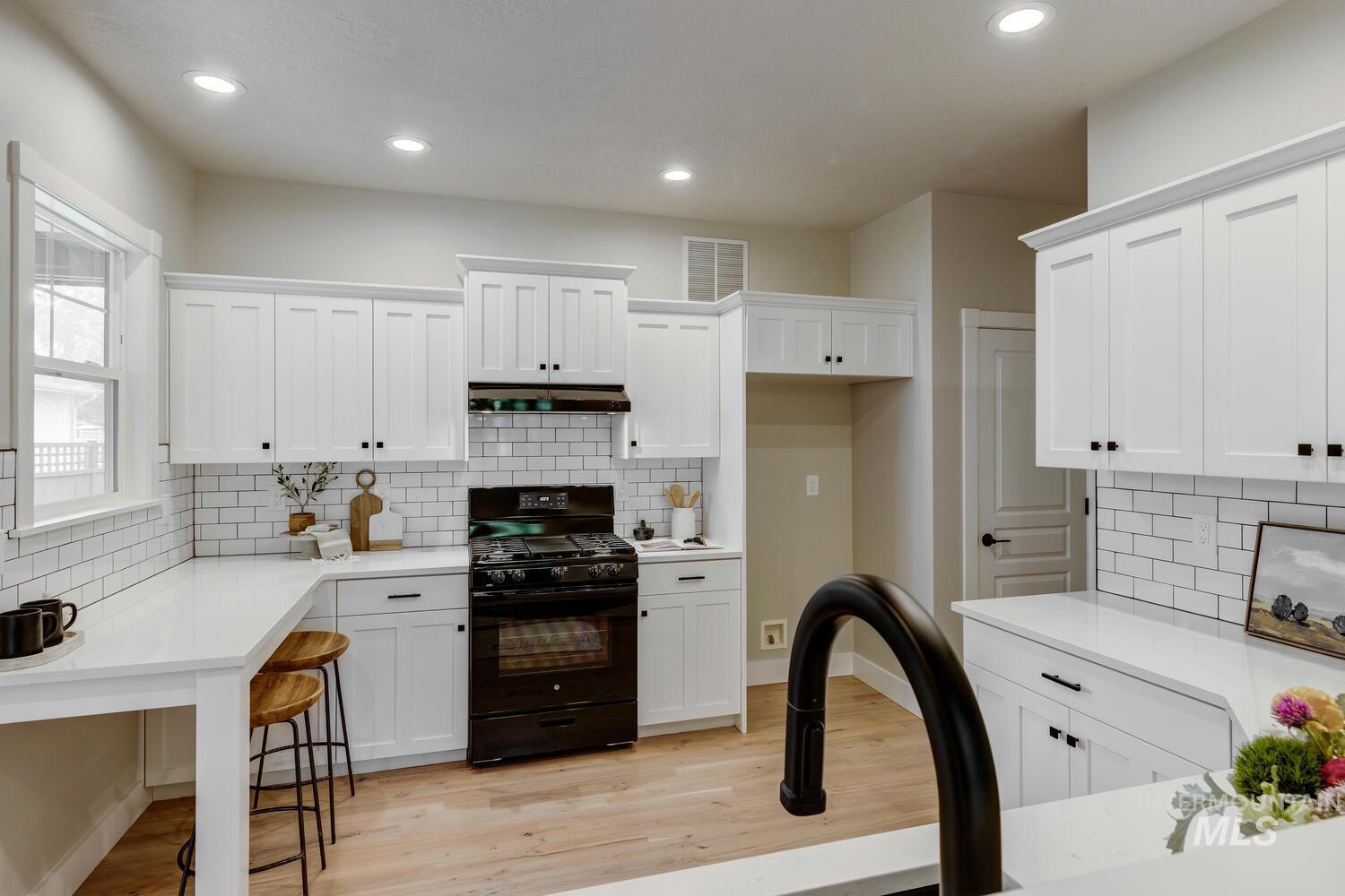 5745 W Farm Market Rd