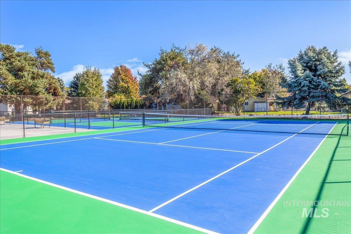 8380 W Willowpark Dr