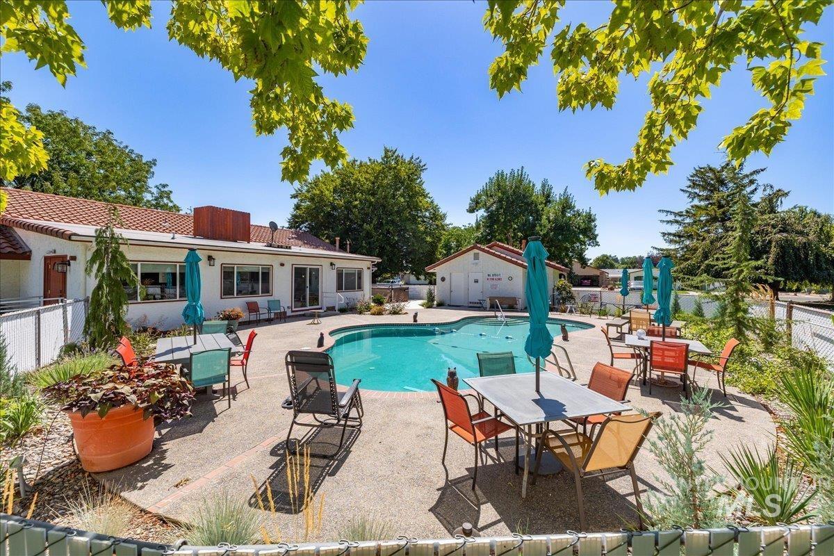 8380 W Willowpark Dr