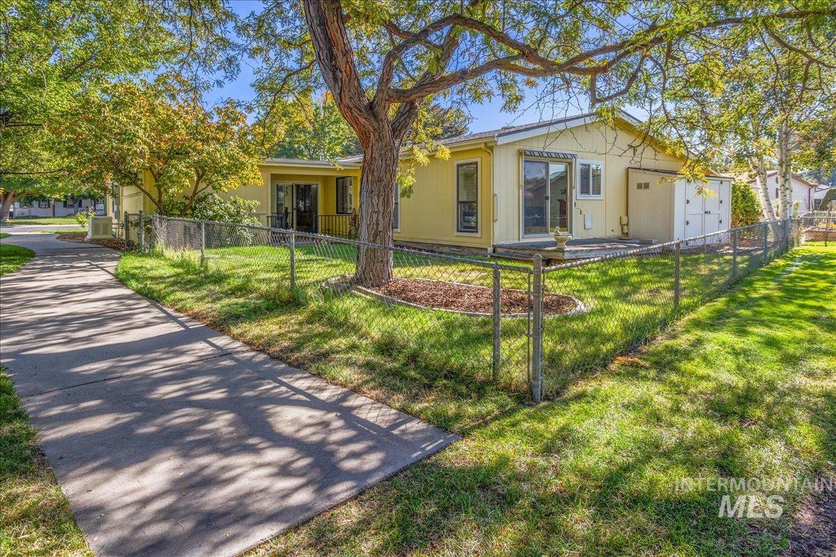 8380 W Willowpark Dr