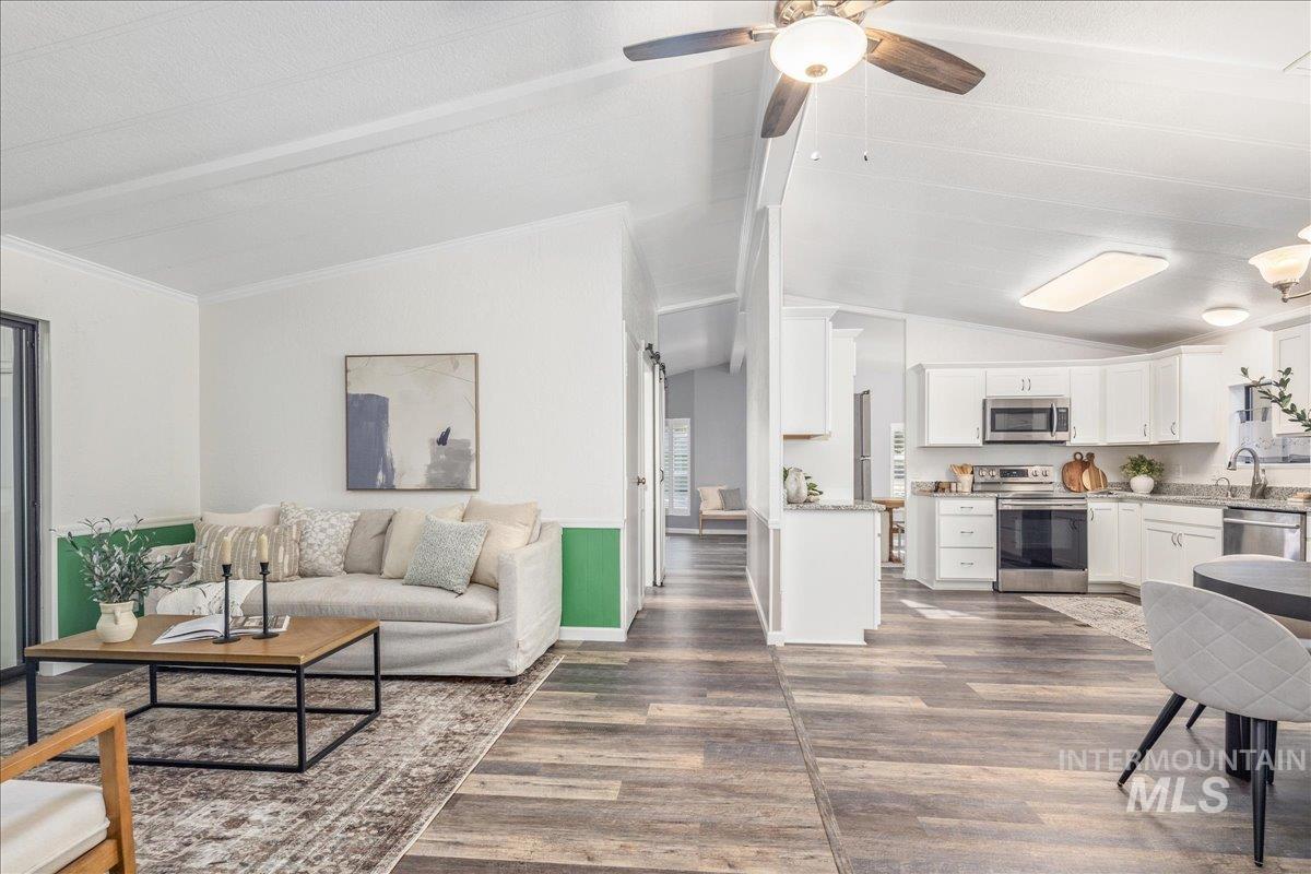 8380 W Willowpark Dr