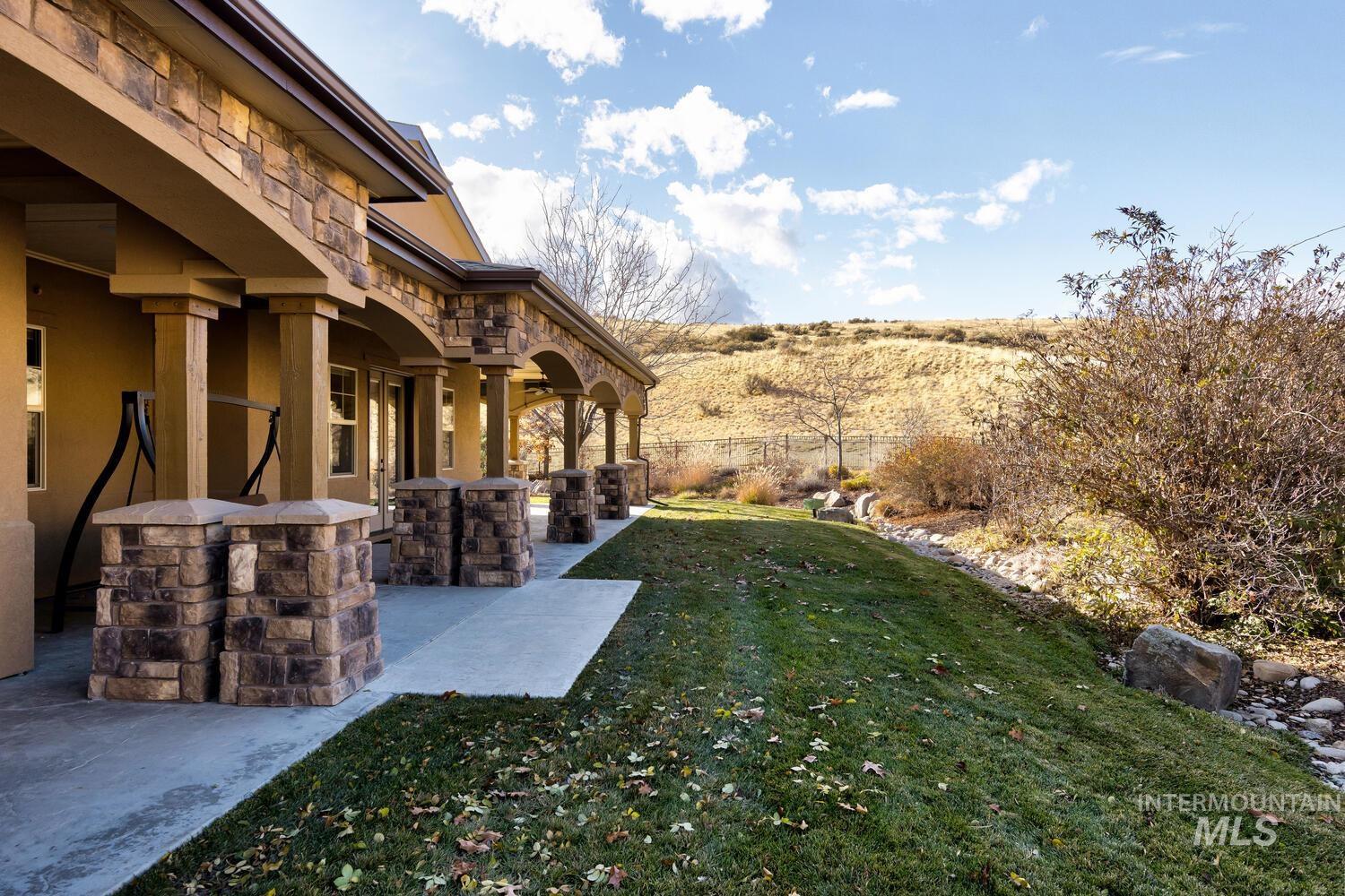 5560 W Chukar Butte Court