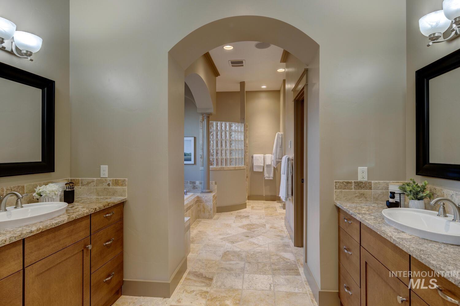 5560 W Chukar Butte Court