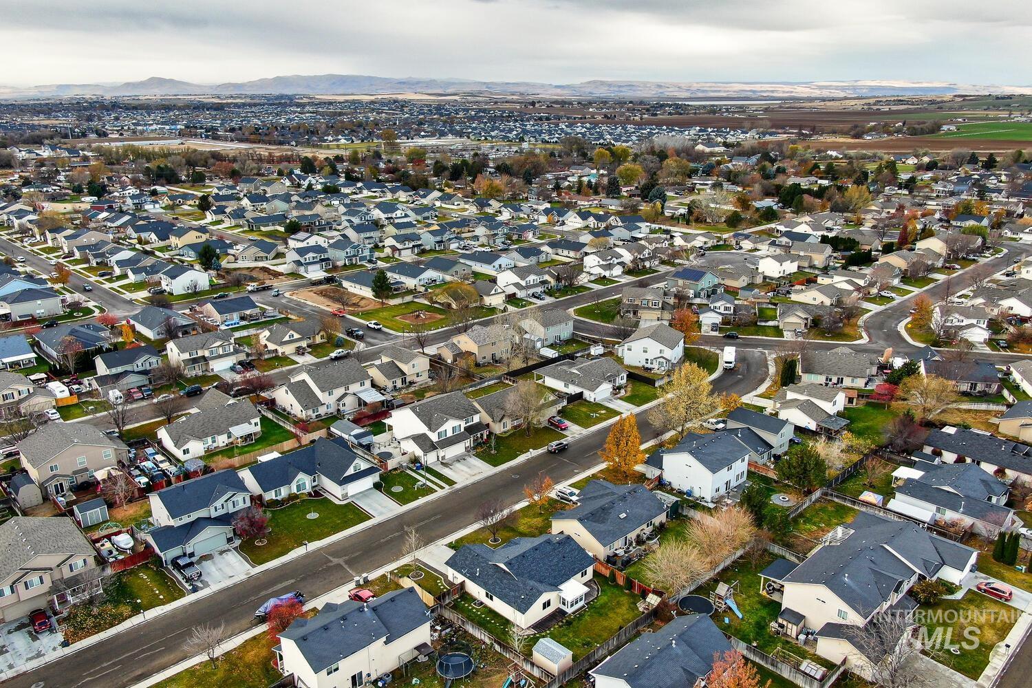 2148 W Crown Pointe Ave