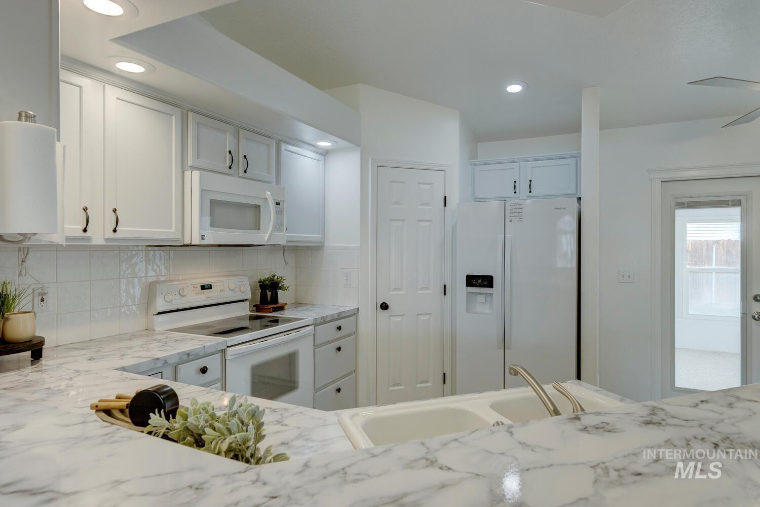 2148 W Crown Pointe Ave