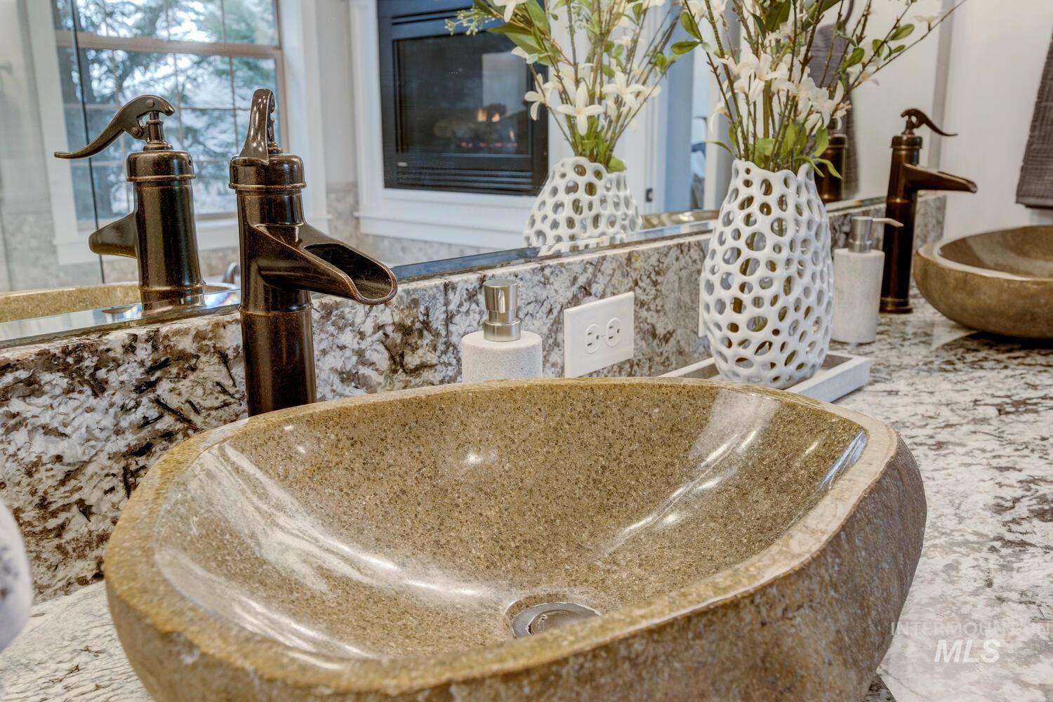 12021 N Humphreys Pl