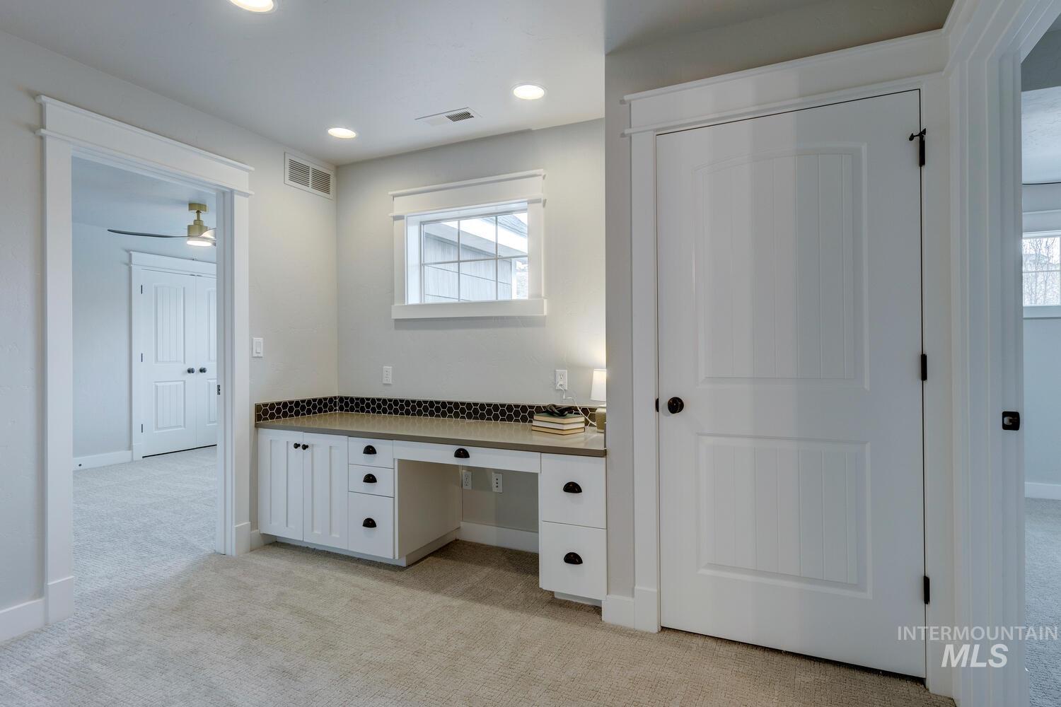 12021 N Humphreys Pl