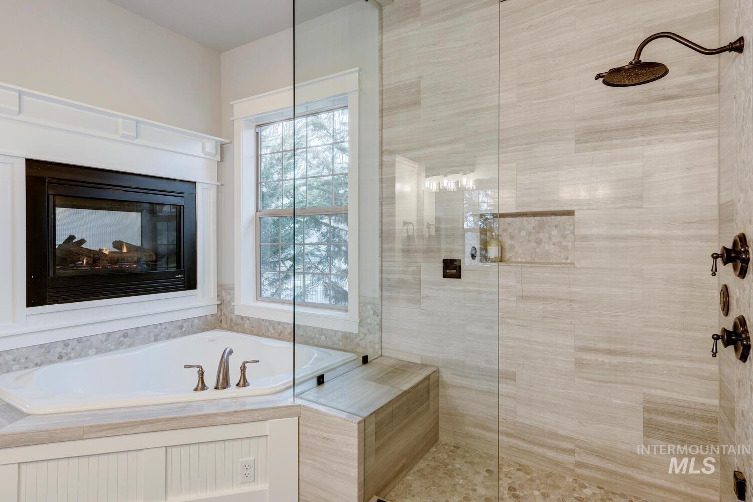 12021 N Humphreys Pl