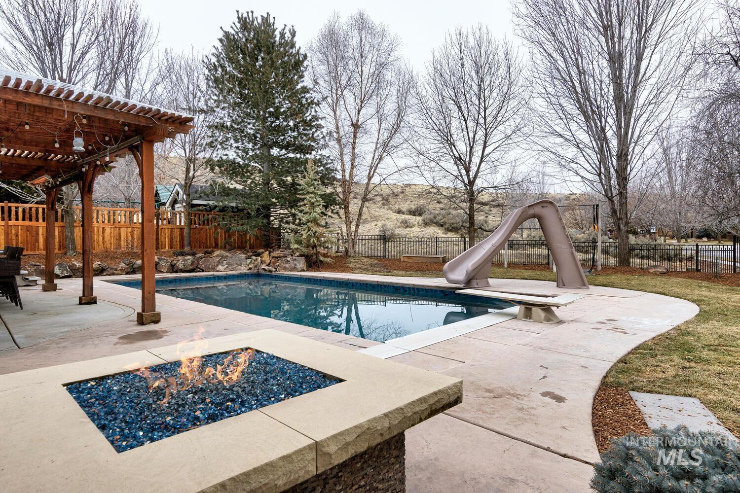 12021 N Humphreys Pl